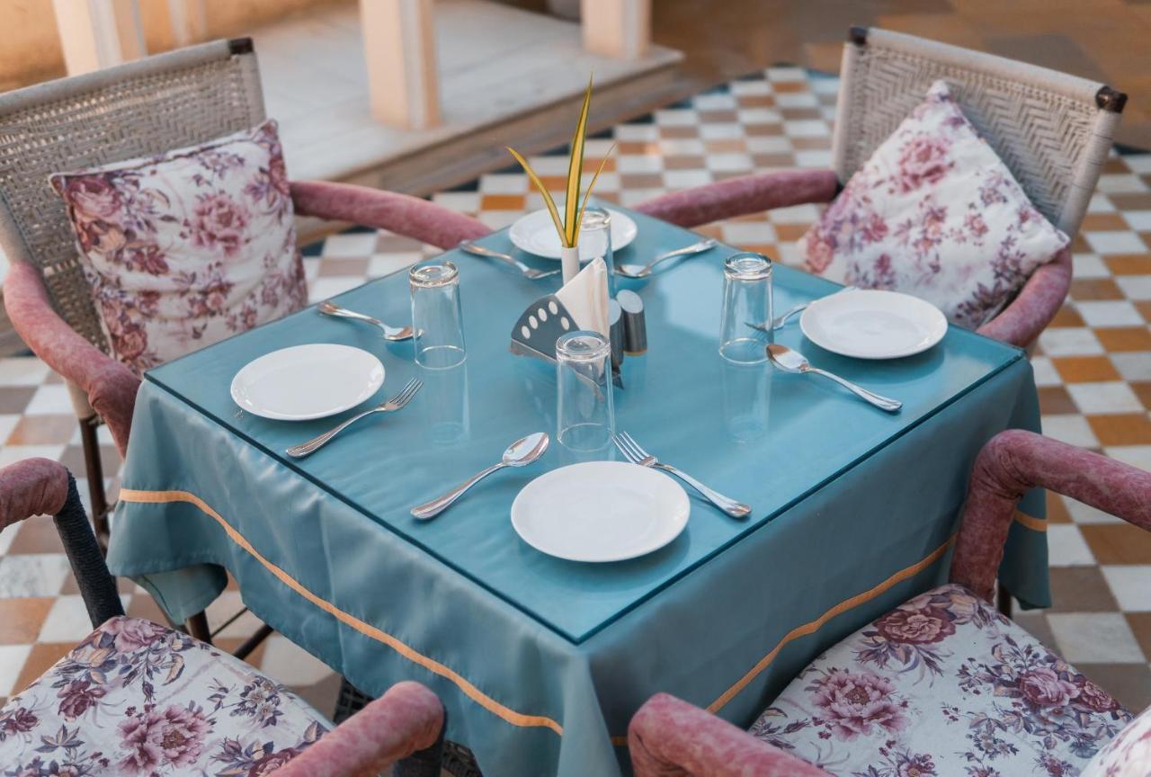 Hotel Amar Kothi Udaipur Esterno foto