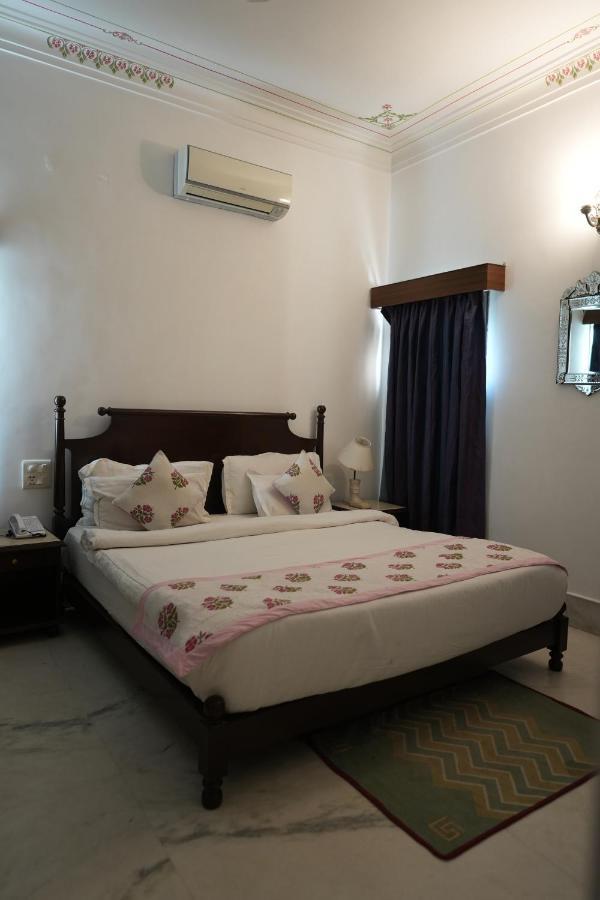 Hotel Amar Kothi Udaipur Esterno foto